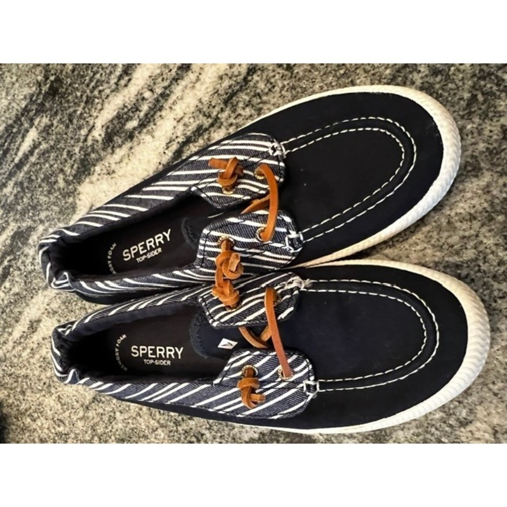 Sperry Crest Vibe Boat Shoes Womens 7.5 Navy Blue Striped Canvas Slip-on preppy